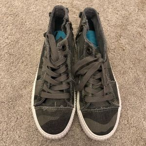 Blowfish Malibu camouflage sneakers !!